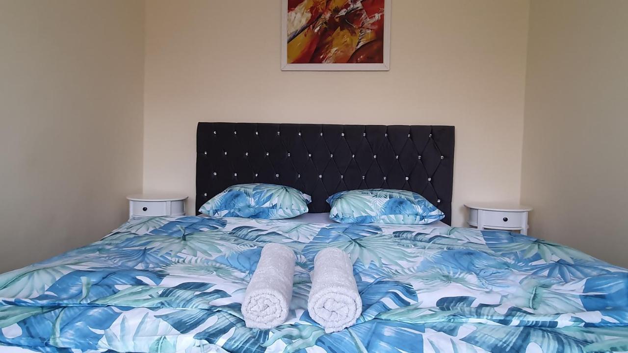 Apartament Estera Appartement Oradea Buitenkant foto