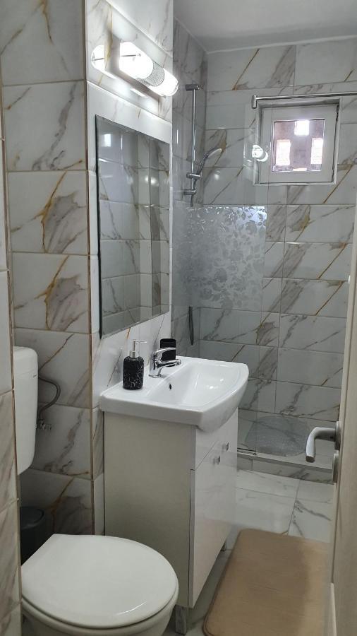Apartament Estera Appartement Oradea Buitenkant foto
