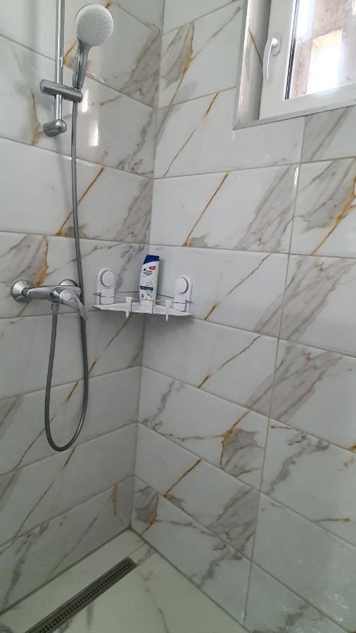 Apartament Estera Appartement Oradea Buitenkant foto